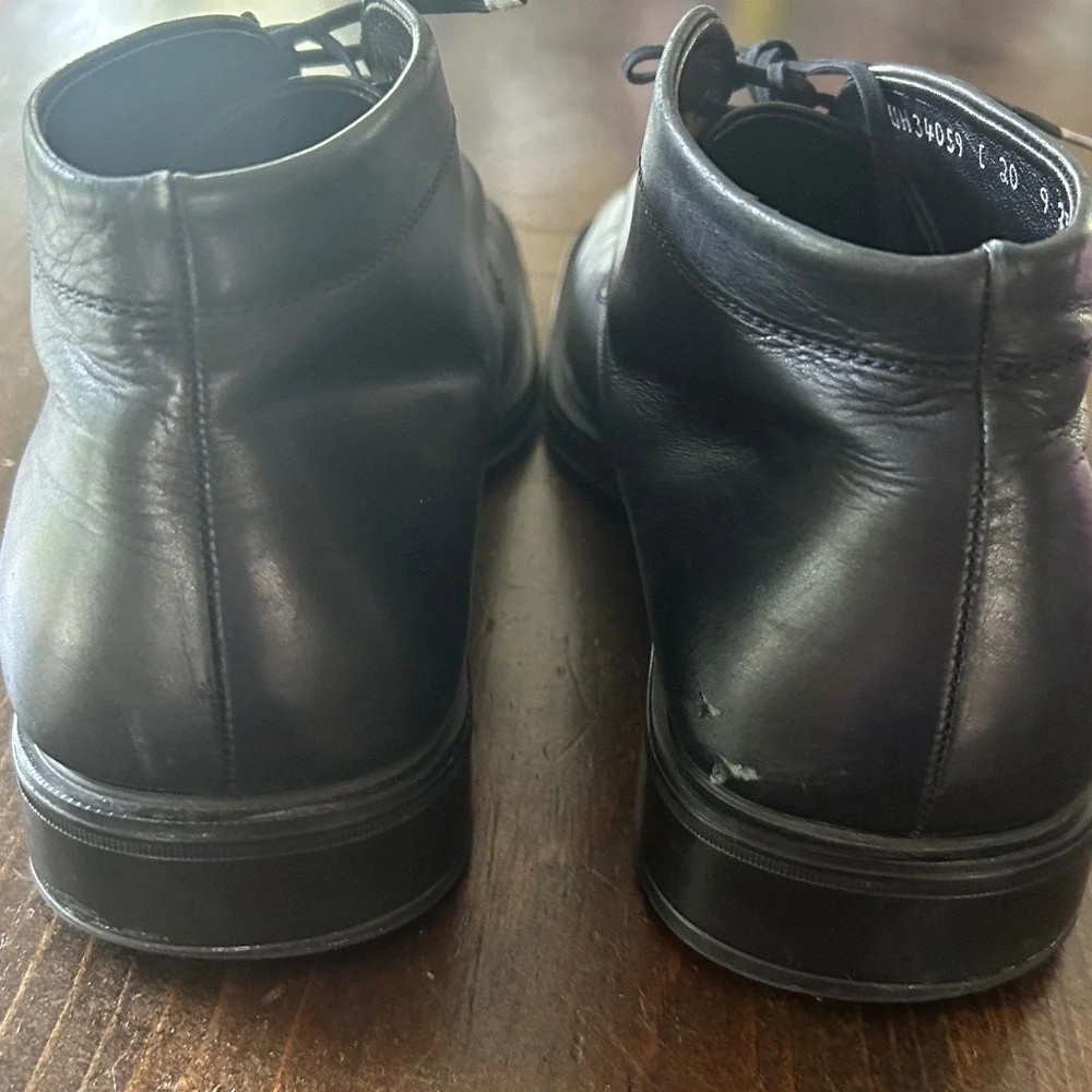 Salvatore Ferragamo Black Leather Chukka Boots 9 2E Wide Square Toe Designer